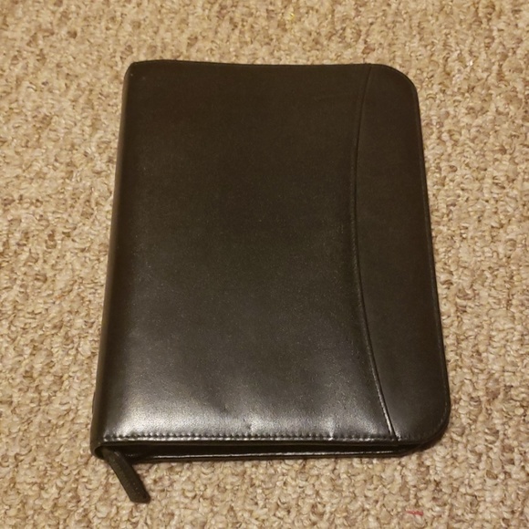 Day Runner Other - Dayrunner leather agenda